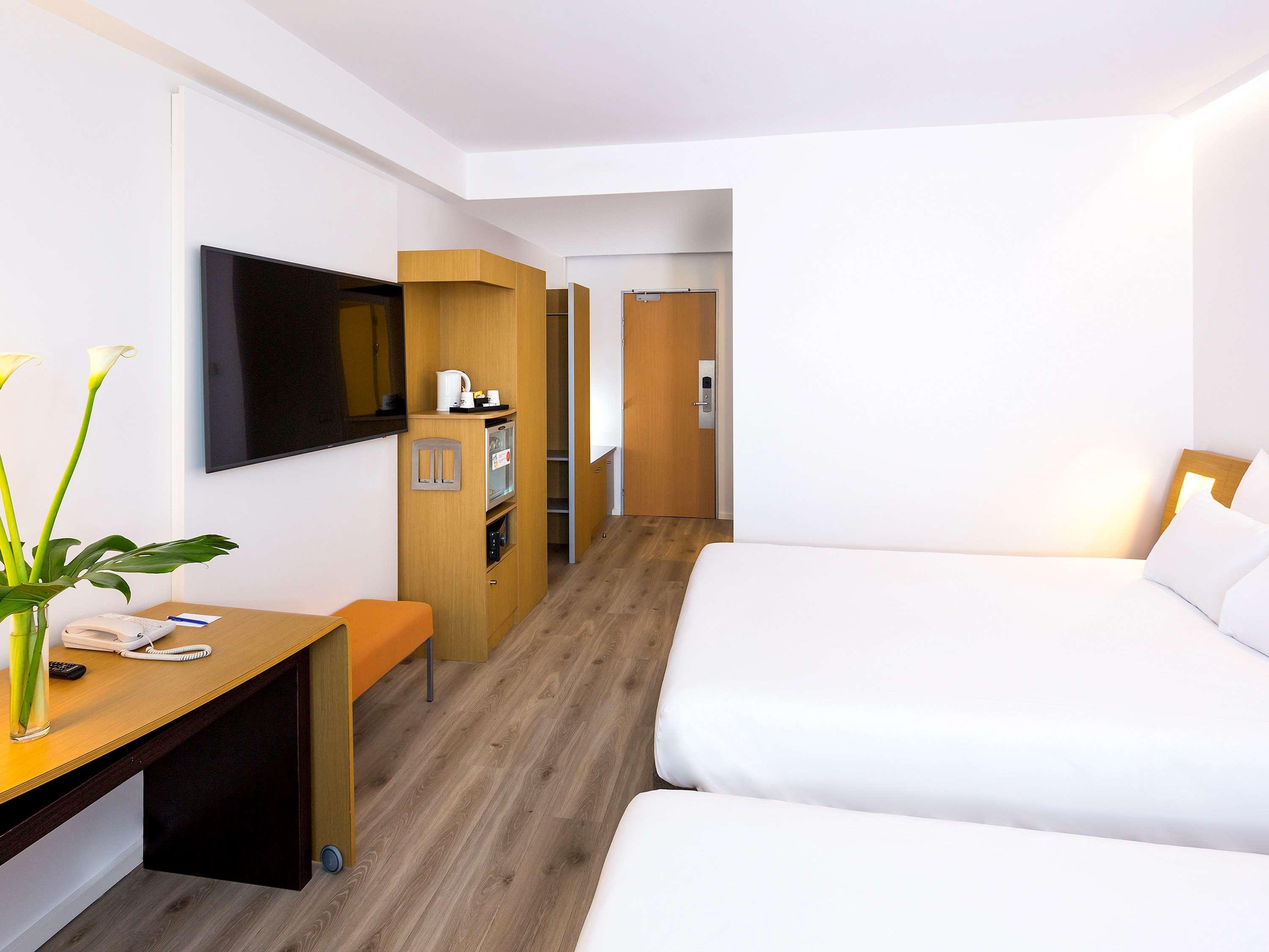 Hotel Novotel Sevilla Esterno foto