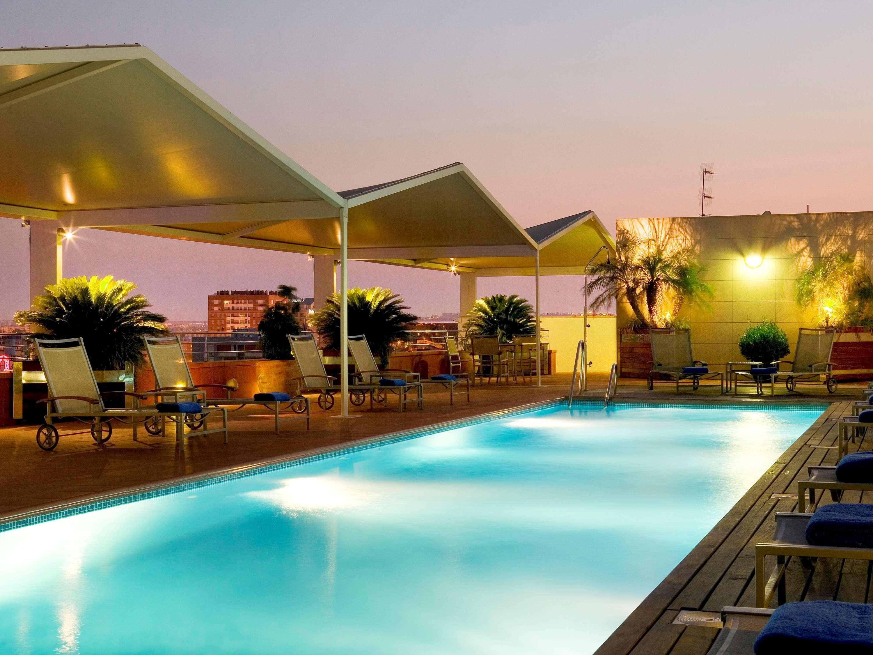 Hotel Novotel Sevilla Esterno foto